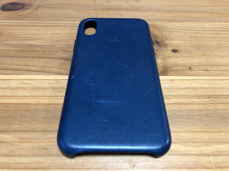 Iphonexのケースを比較 Apple純正 レザーケース ミッドナイトブルー Vs Spigen リキッド クリスタル Iphone Azzurro E Marrone